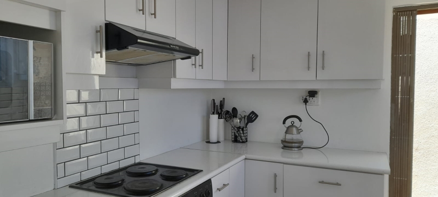 To Let 3 Bedroom Property for Rent in Edgemead Western Cape